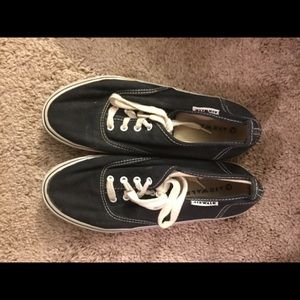 Black Airwalks. Women’s 8